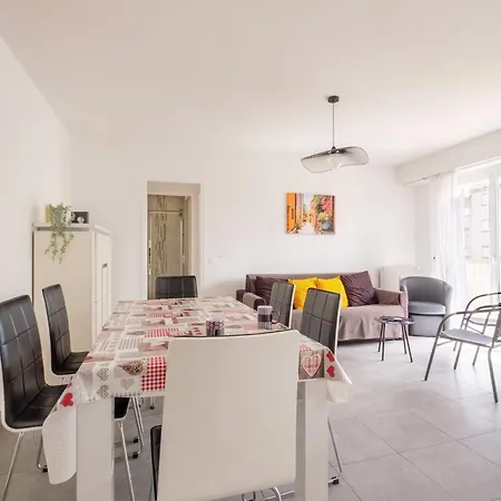 2 Pièces Proche Plages Go011